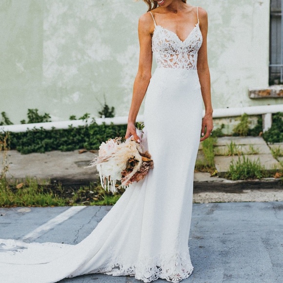 [Enzoani] McKinley Wedding Dress - Picture 3 of 5